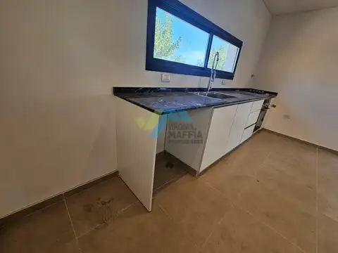 Casa 5 ambientes con 3 baños