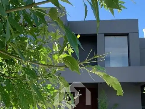 Casa en venta en Lagoon Pilar 100