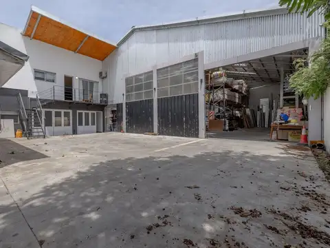 VENTA EN BLOCK 3 GALPONES LOCAL 3 DEPTOS OFICINAS