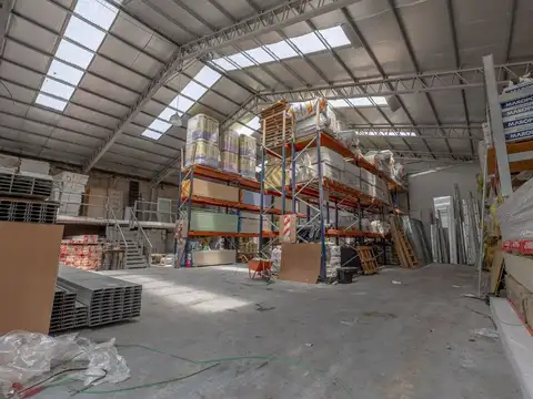 Galpon en Venta en Villa Primera, USD 1.600.000