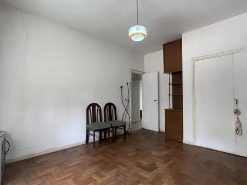 Venta PH 3 ambientes al frente con patio en Martín Coronado a reciclar