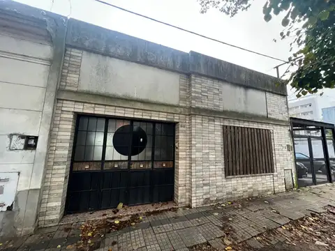Casa en Venta en La Plata [Cod: 7253-483]