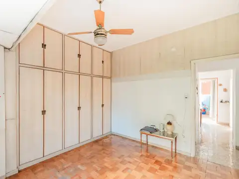 Departamento tipo Casa. Tres ambientes. Balcón. Villa Crespo