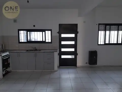 Casa 2 ambientes con 1 baño