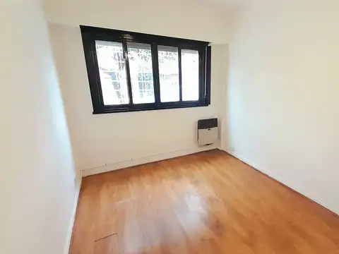 Depto Tipo Casa 4 ambientes con 2 baños