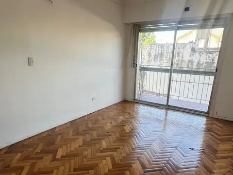 Nueva York 3400, Piso 2