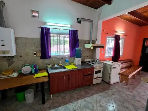 HERMOSA CASA DE 2 DORMITORIOS CON PATIO Y PILETA EN PUEBLO ESTHER