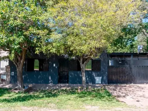 HERMOSA CASA DE 2 DORMITORIOS CON PATIO Y PILETA EN PUEBLO ESTHER