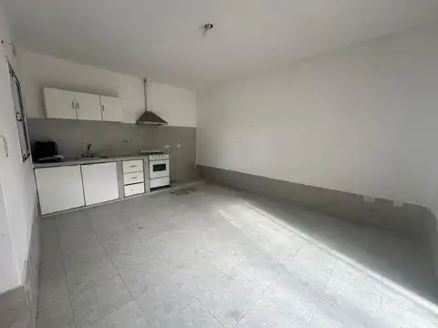 Zona Sur. Estación Alvarado. Mza 827 B. Casa 100
