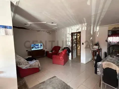Casa 5 ambientes con 3 baños
