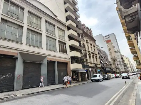 VENTA OFICINA COMERCIAL DE TRES PLANTAS EN CABA