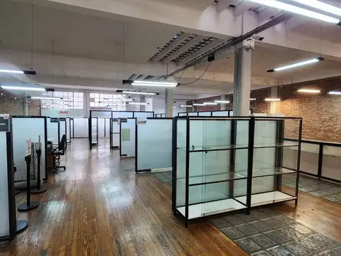 Oficina Monoambiente con 5 baños