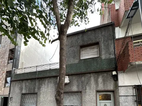 PH 4 AMB. C/ BAÑO COMPLETO Y TOILETTE EN PB LATERAL CON TERRAZA EXCELENTE UBICACION