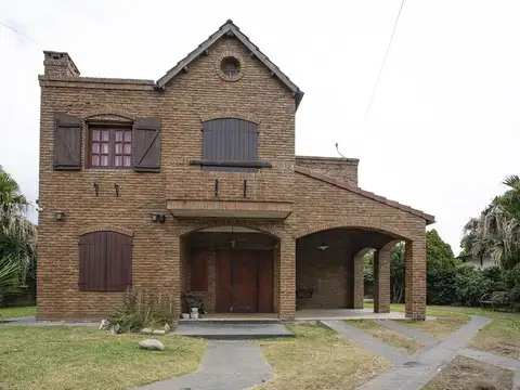 VENTA CASA 3 DORMITORIOS EN ZAVALLA