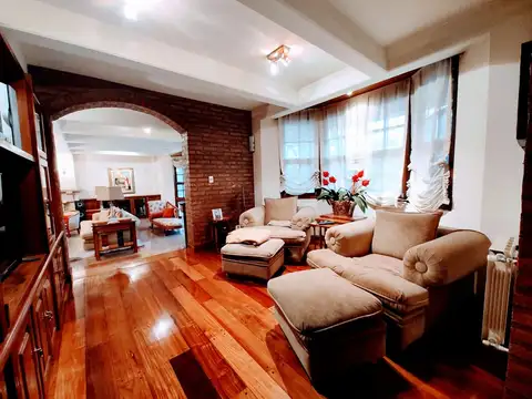 Casa en Venta con 4 cocheras