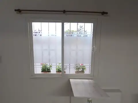 VENTA COMODO DEPARTAMENTO 2 AMBIENTES CON PATIO 