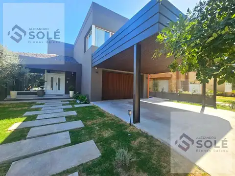 Casa a La Venta En Barrio Las Rosas, 3 Dormitorios   - Villa Nueva