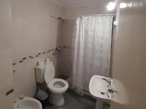 Local u oficinas con vidriera a la calle