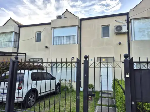 DUPLEX 4 AMBIENTES EN ALQUILER - EXCELENTE UBICACIÓN.  ¡A SOLO 4 CUADRAS DE LA ESTACIÓN!