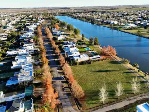 Terreno en Venta en Puerto Roldan, USD 119.000