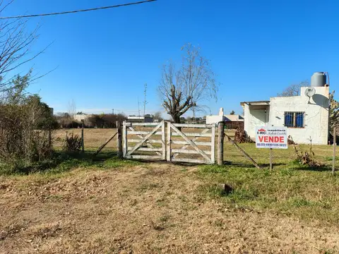 Venta de casa quinta en zona residencial de Carmen de Areco (B)