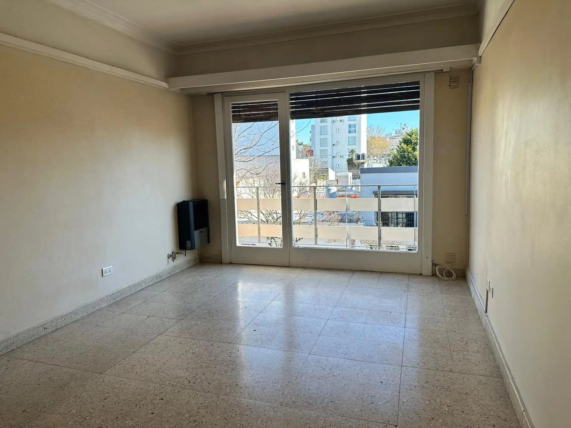 Depto 3 amb, 77m² en Plaza Mitre con balcón