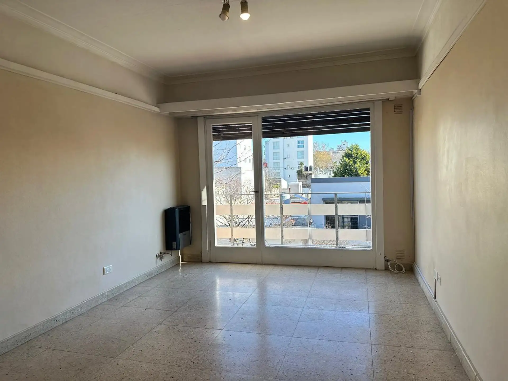 Depto 3 amb, 77m² en Plaza Mitre con balcón