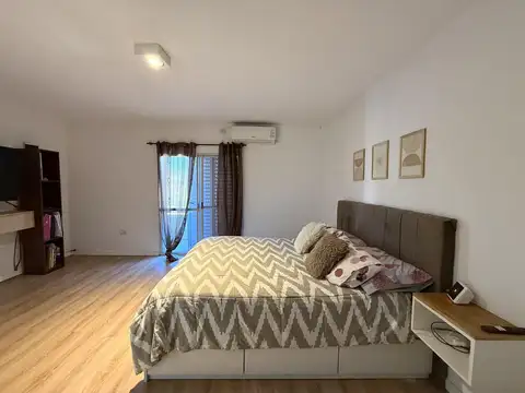 CASA EN VENTA EN CLAYPOLE- APTA CRÉDITO