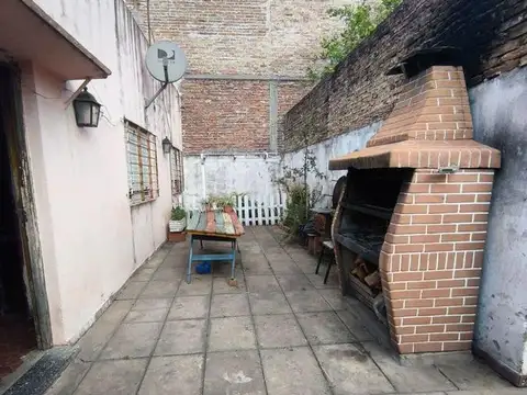 PH de 3amb, patio + depedencia y taller al fondo.