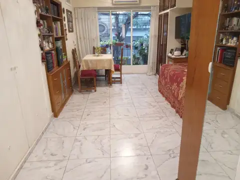 Lavalle 1900, Piso 1