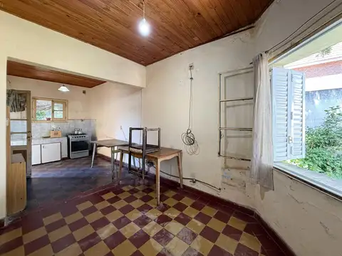 Casa de 2 dormitorios con Patio a reciclar. Cañada de Gómez, Santa Fe.