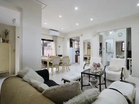 Depto Tipo Casa en Venta con 1 cocheras