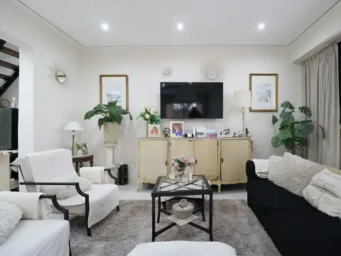 Depto Tipo Casa en Venta de 5 ambientes