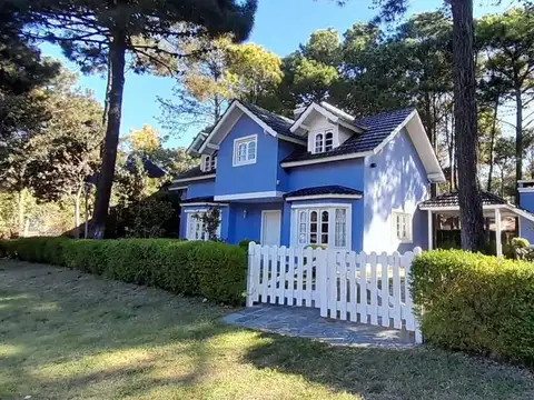 Casa 5 ambientes con 3 baños