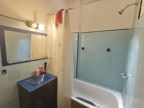 Depto Tipo Casa en Venta 50 años