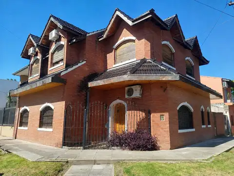 Casa en Venta en Boulogne – Darragueira 