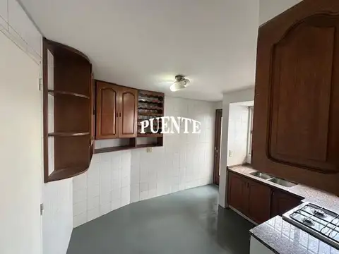 Depto Tipo Casa en Alquiler con 1 cocheras