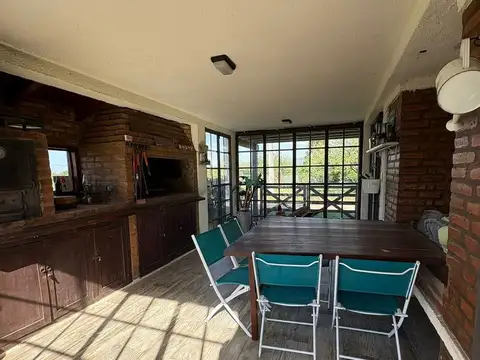 CASA C/ PILETA LOS ESPINILLOS - BARRIO DEL LAGO