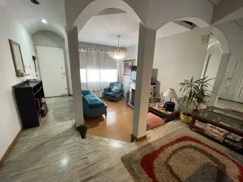 Depto Tipo Casa en Alquiler de 2 dormitorios