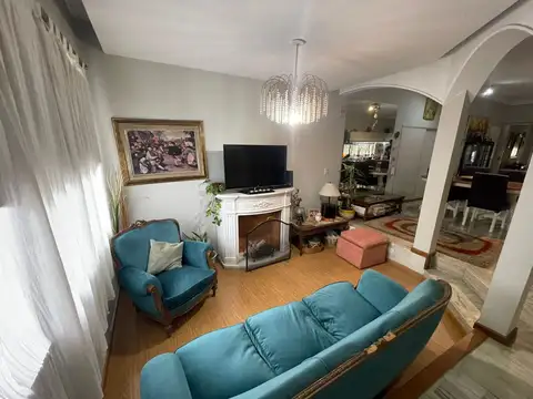 ALQUILER PH TIPO CASA DE 3 AMBIENTES VILLA BALLESTER 