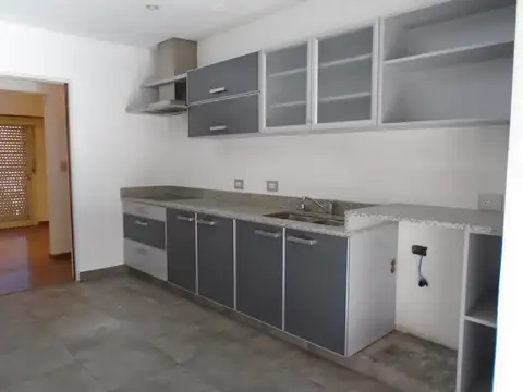 Casa 6 ambientes con 3 baños