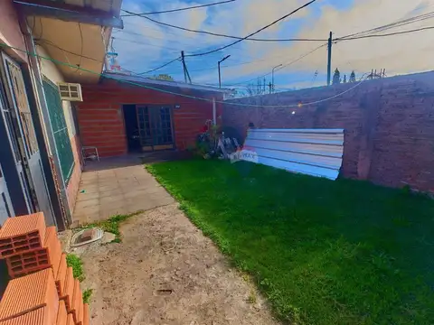 CASA EN VENTA QUILMES OESTE 3 DORMITORIOS PARQUE