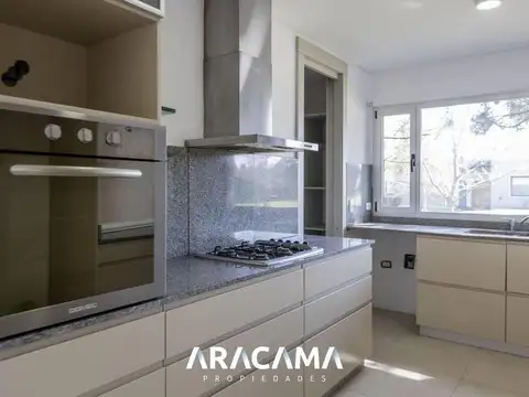 Casa en Venta al Este
