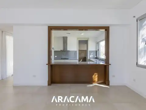 Casa 4 ambientes con 4 baños