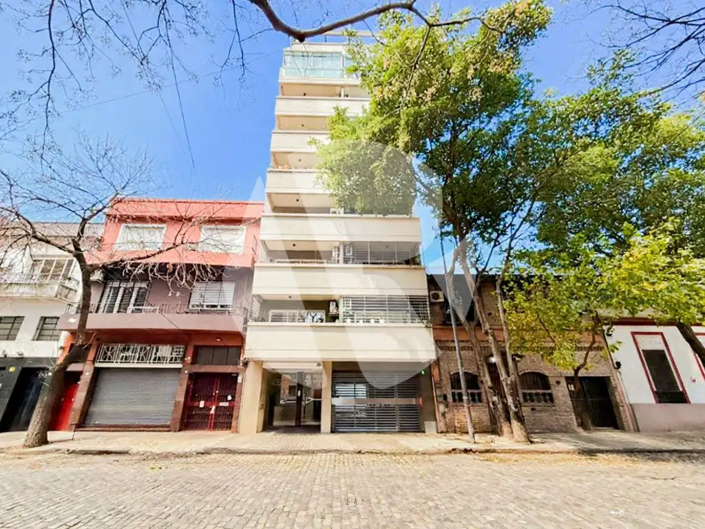 Castillo al 250, Villa Crespo
