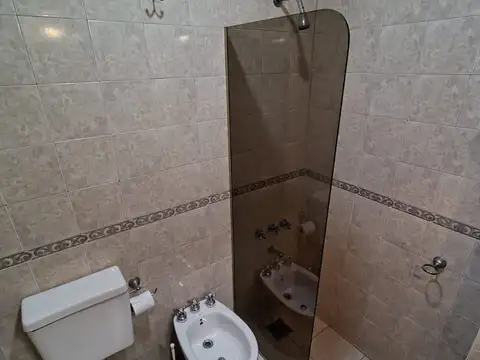 Depto Tipo Casa 3 ambientes con 2 baños