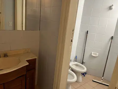 Av Pte Roque Saenz Pena 900, Piso 1