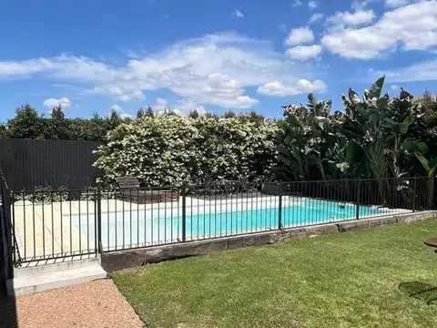 Casa en Alquiler Temporal con 2 cocheras