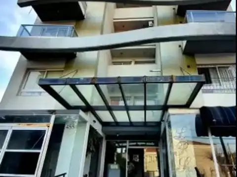 Exc. depto 2 dorm balcon contrafte c/cochera Las Heras 1455