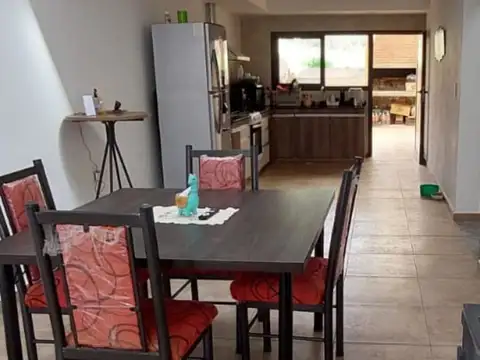 ALQUILER CASA EN "REPARO DEL VALLE"  JUANA KOSLAY